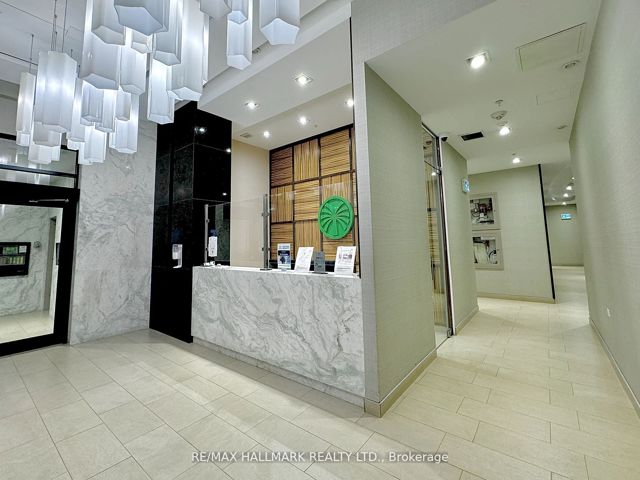 207 - 5740 Yonge St