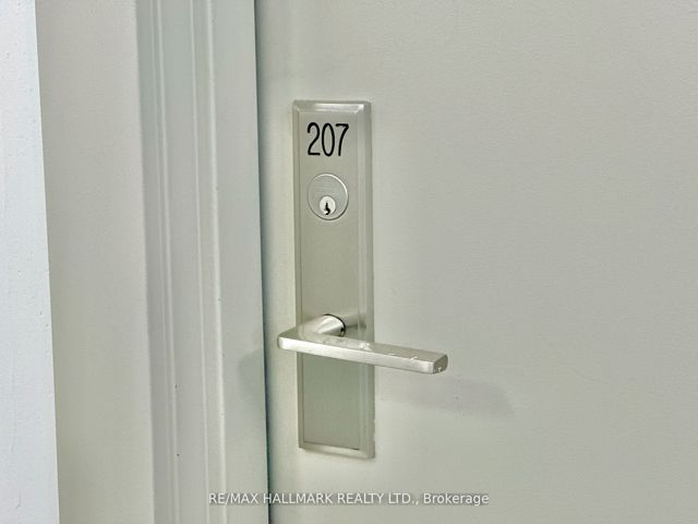 207 - 5740 Yonge St