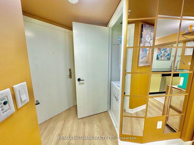 207 - 5740 Yonge St