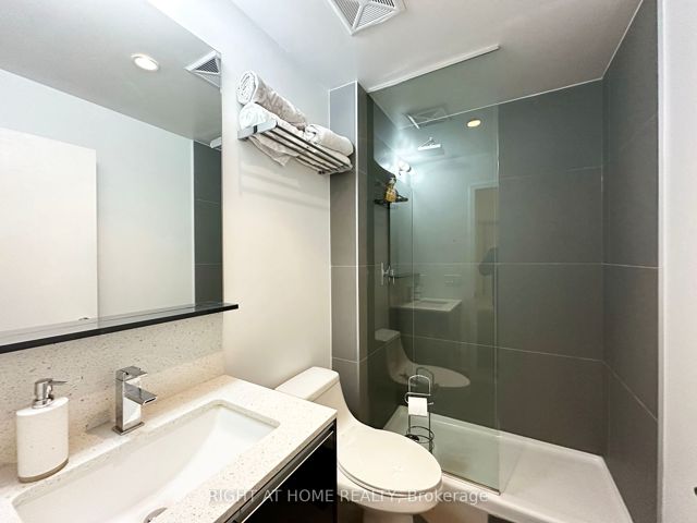 519 - 20 Gladstone Ave