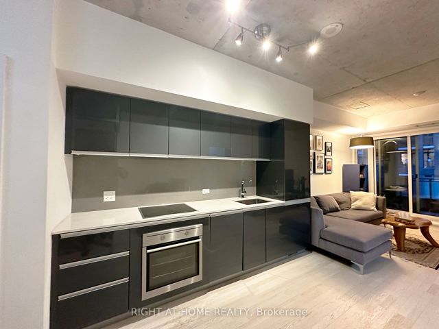 519 - 20 Gladstone Ave