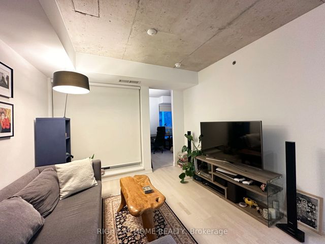 519 - 20 Gladstone Ave