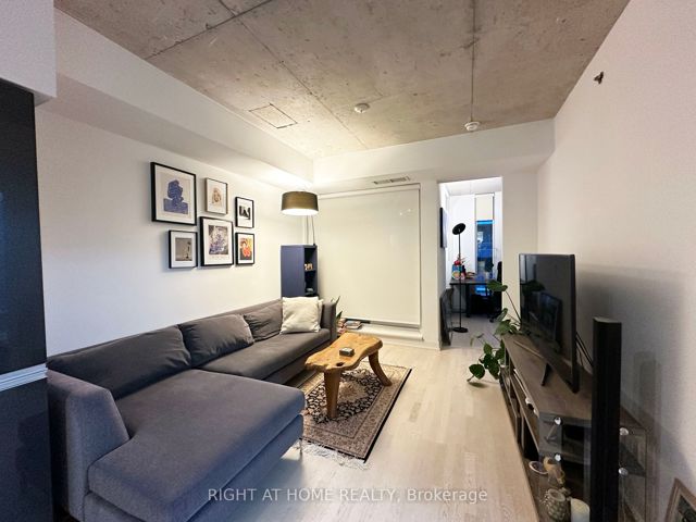 519 - 20 Gladstone Ave