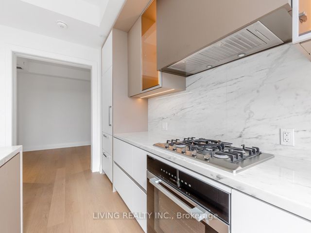 606 - 2 Forest Hill Rd