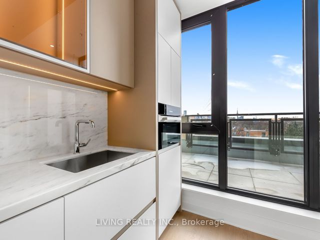 606 - 2 Forest Hill Rd