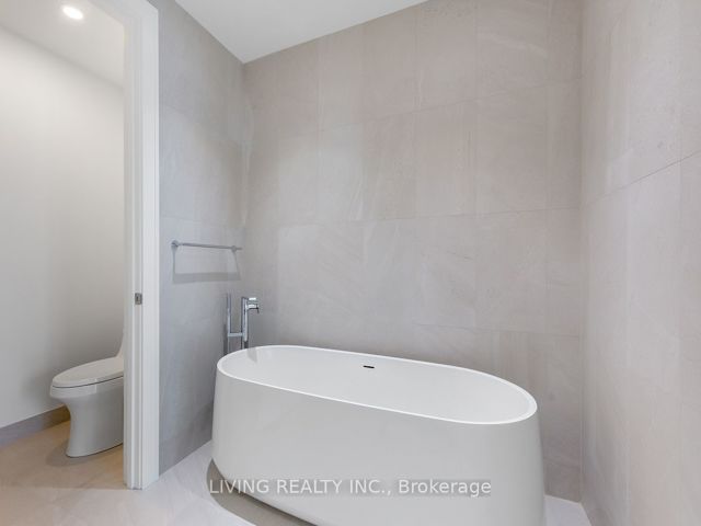 606 - 2 Forest Hill Rd