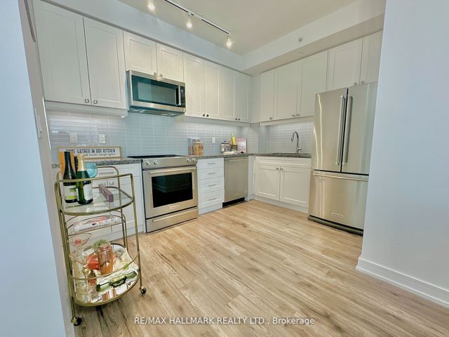 221 - 621 Sheppard Ave E