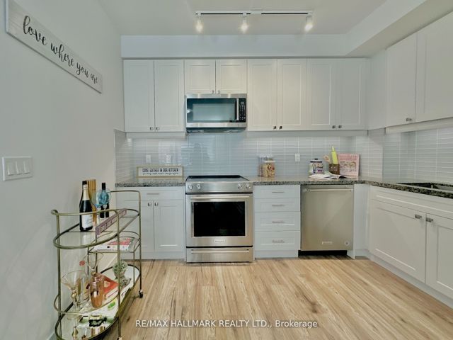 221 - 621 Sheppard Ave E