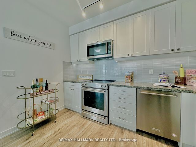 221 - 621 Sheppard Ave E
