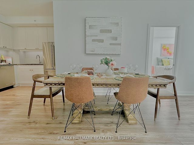 221 - 621 Sheppard Ave E