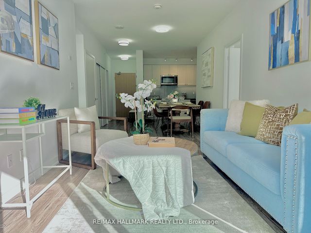 221 - 621 Sheppard Ave E