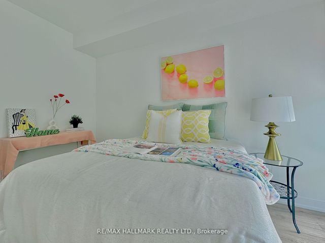 221 - 621 Sheppard Ave E