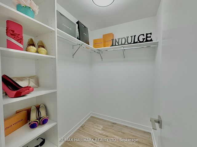 221 - 621 Sheppard Ave E