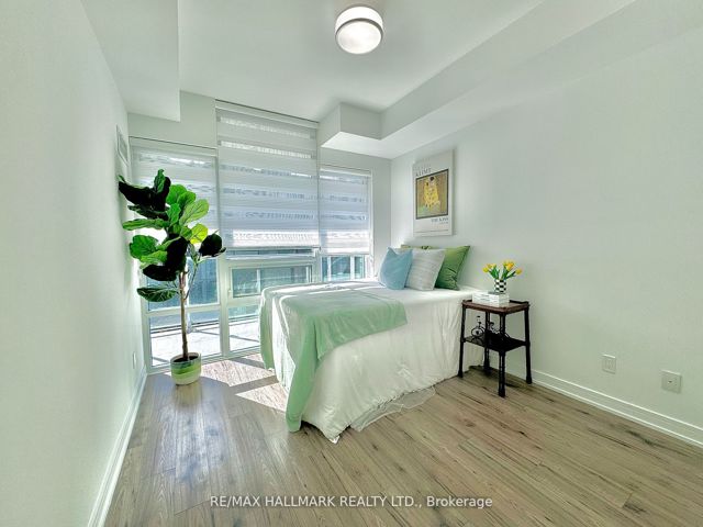 221 - 621 Sheppard Ave E