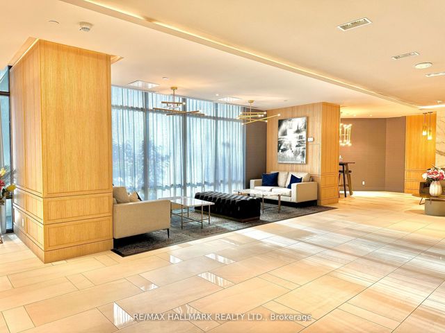 221 - 621 Sheppard Ave E