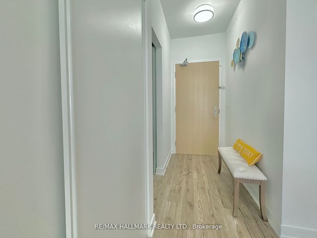 221 - 621 Sheppard Ave E