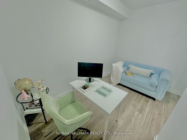221 - 621 Sheppard Ave E