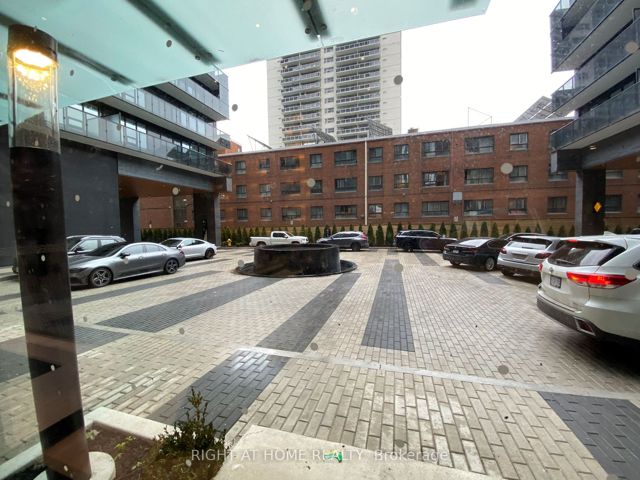 2809 - 127 Broadway Ave