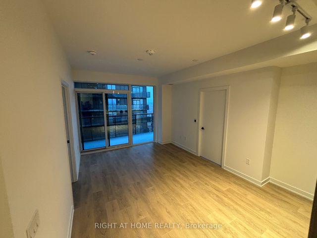2809 - 127 Broadway Ave