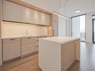 1607 - 215 Lonsdale Rd