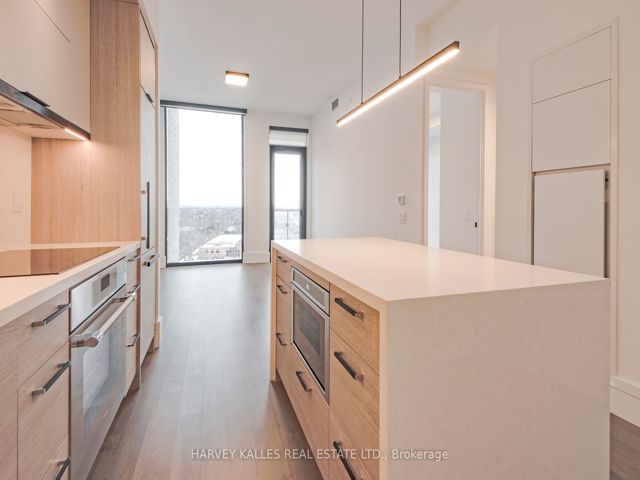 1607 - 215 Lonsdale Rd