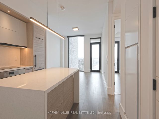 1607 - 215 Lonsdale Rd