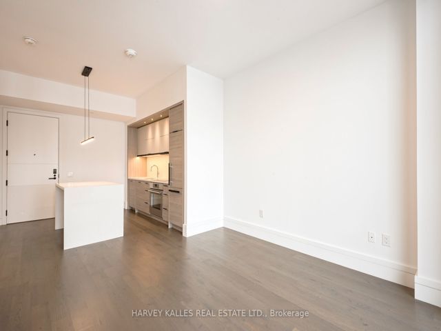 1607 - 215 Lonsdale Rd