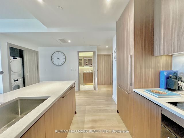 1902 - 25 Mcmahon Dr