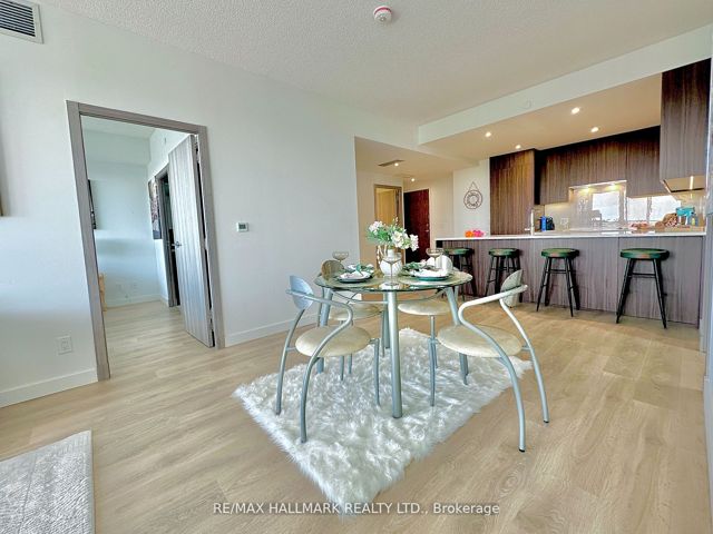 1902 - 25 Mcmahon Dr