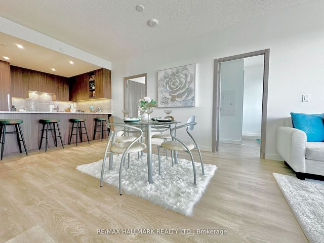 1902 - 25 Mcmahon Dr