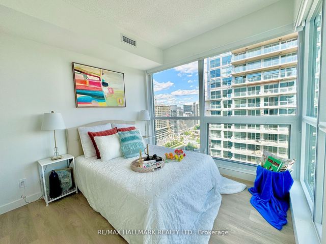 1902 - 25 Mcmahon Dr