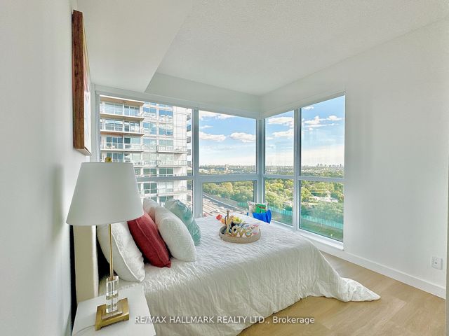 1902 - 25 Mcmahon Dr