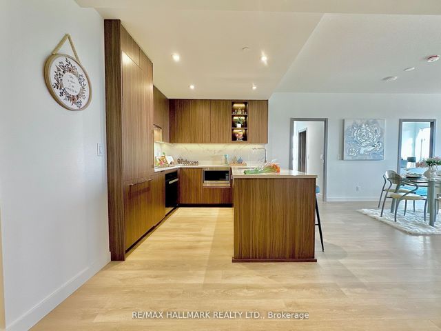 1902 - 25 Mcmahon Dr