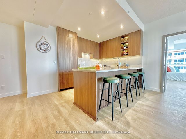 1902 - 25 Mcmahon Dr