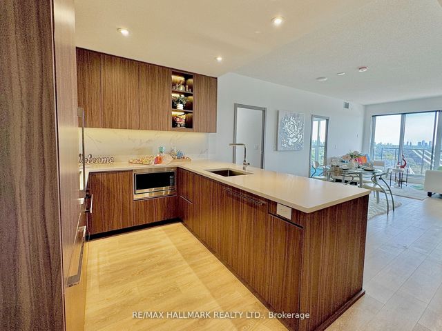 1902 - 25 Mcmahon Dr