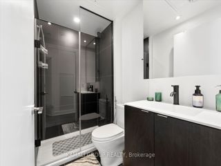 904 - 20 Edward St