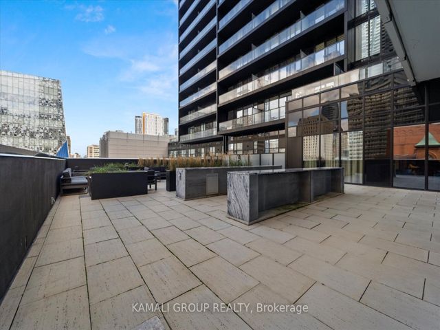 904 - 20 Edward St