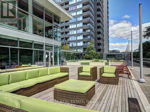 920 - 4K Spadina Ave