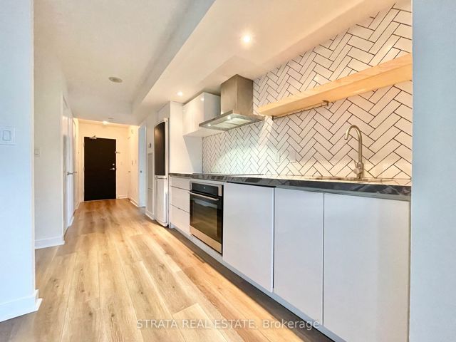 920 - 4K Spadina Ave