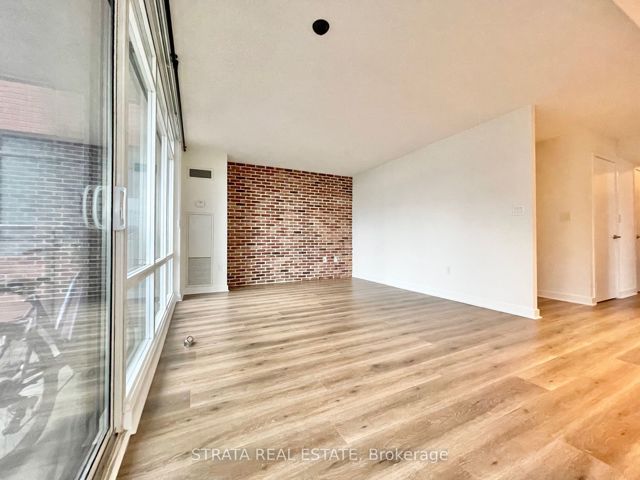 920 - 4K Spadina Ave