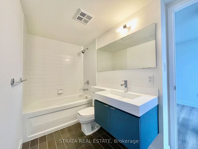 920 - 4K Spadina Ave