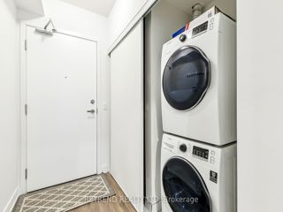1402 - 195 Redpath Ave