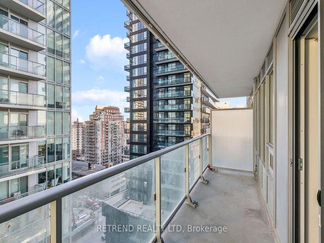 1402 - 195 Redpath Ave