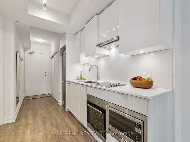 1402 - 195 Redpath Ave