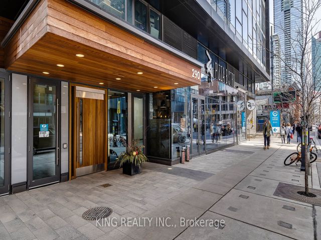 3806 - 290 Adelaide St W