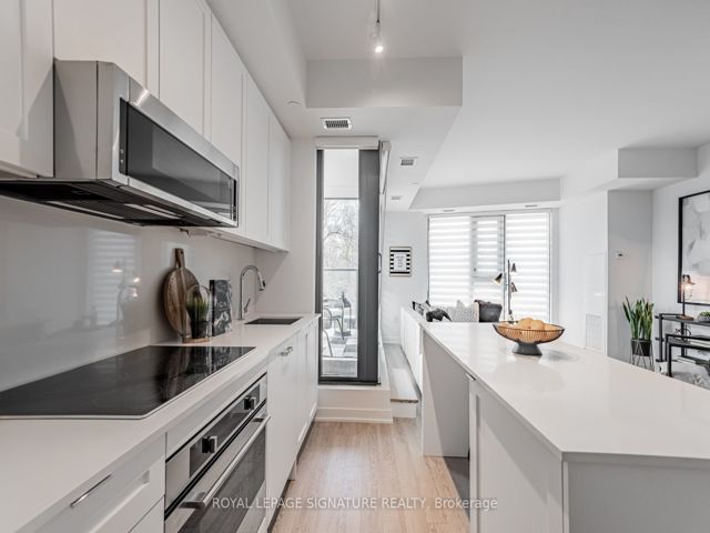 215 - 250 Lawrence Ave W