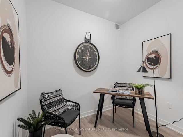 215 - 250 Lawrence Ave W