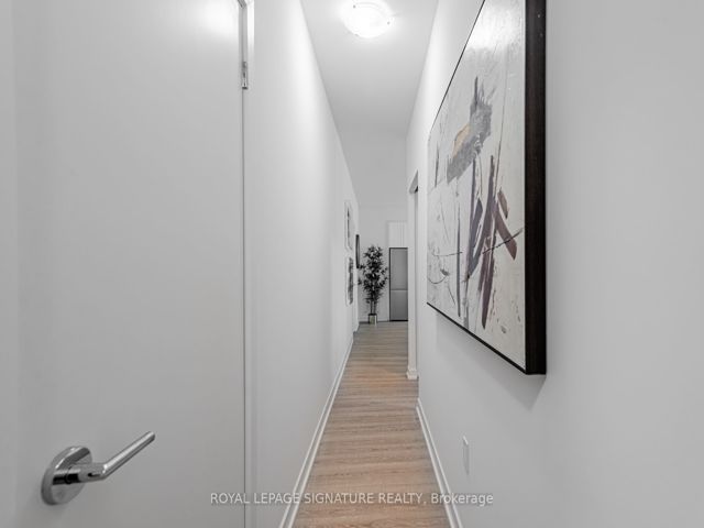 215 - 250 Lawrence Ave W