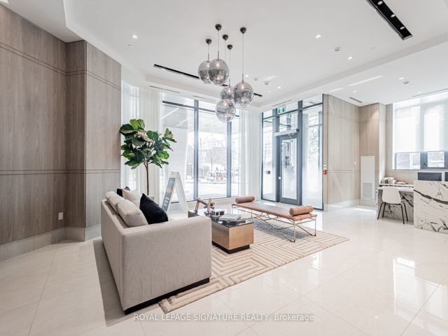 215 - 250 Lawrence Ave W