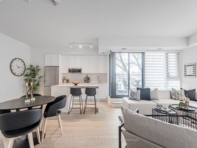 215 - 250 Lawrence Ave W